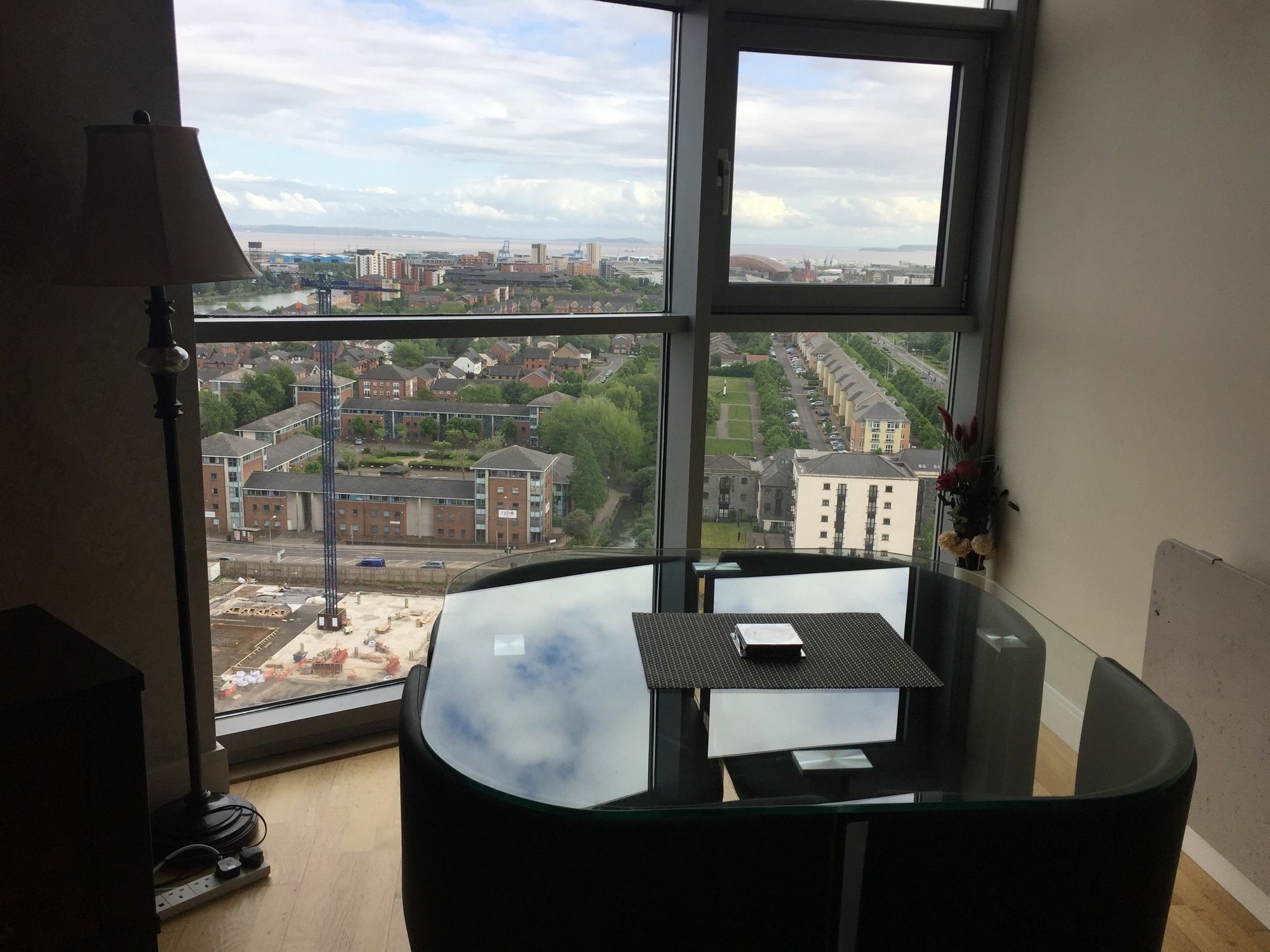 High View Serviced Apartment Cardiff Bagian luar foto